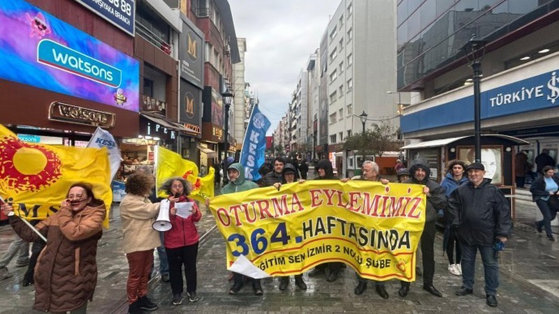 KHK eylemi 364. haftas�nda: Vazgeçmiyoruz